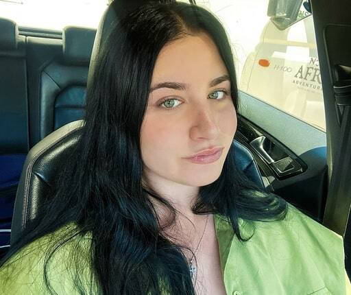 Charlotte Visser, Sales Representative